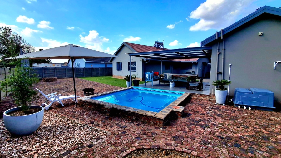 3 Bedroom Property for Sale in Vaalpark Free State